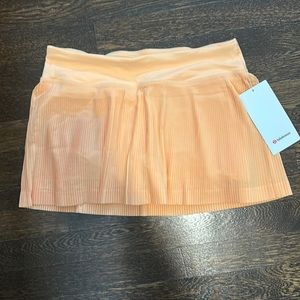 Lululemon pleat to street skirt 6 NWT
